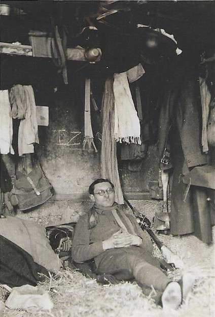 Delbos dans la piaule Logny 1940